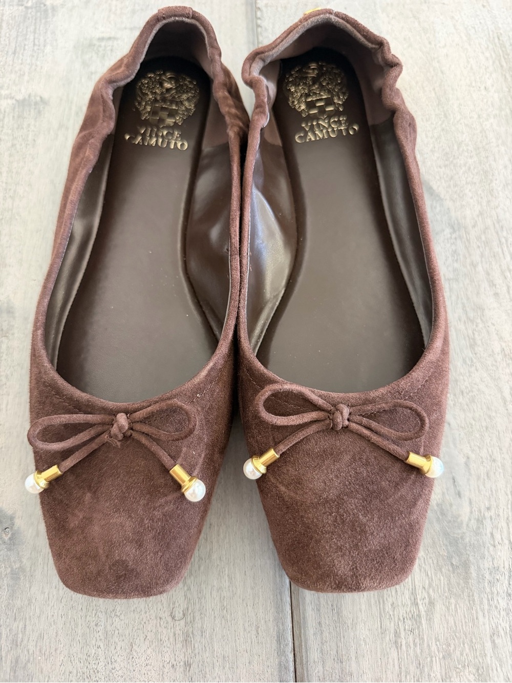 Vince Camuto Women’s Brown Suede Ballet Flats pearl bow Like New
